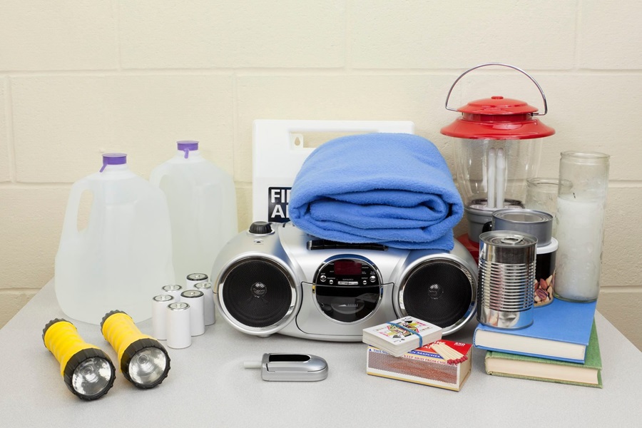 Building a Home Emergency Kit: Preparing for the Unexpected